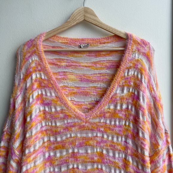 Free People Oversized Striped Sweater Pink Orange Fuzzy Knit V-Neck Pullover M - Picture 11 of 12